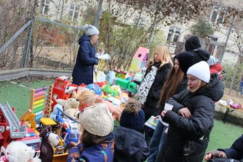 Mange af de danske børn havde fundet legetøj frem, som de kunne give til de ukrainske børn