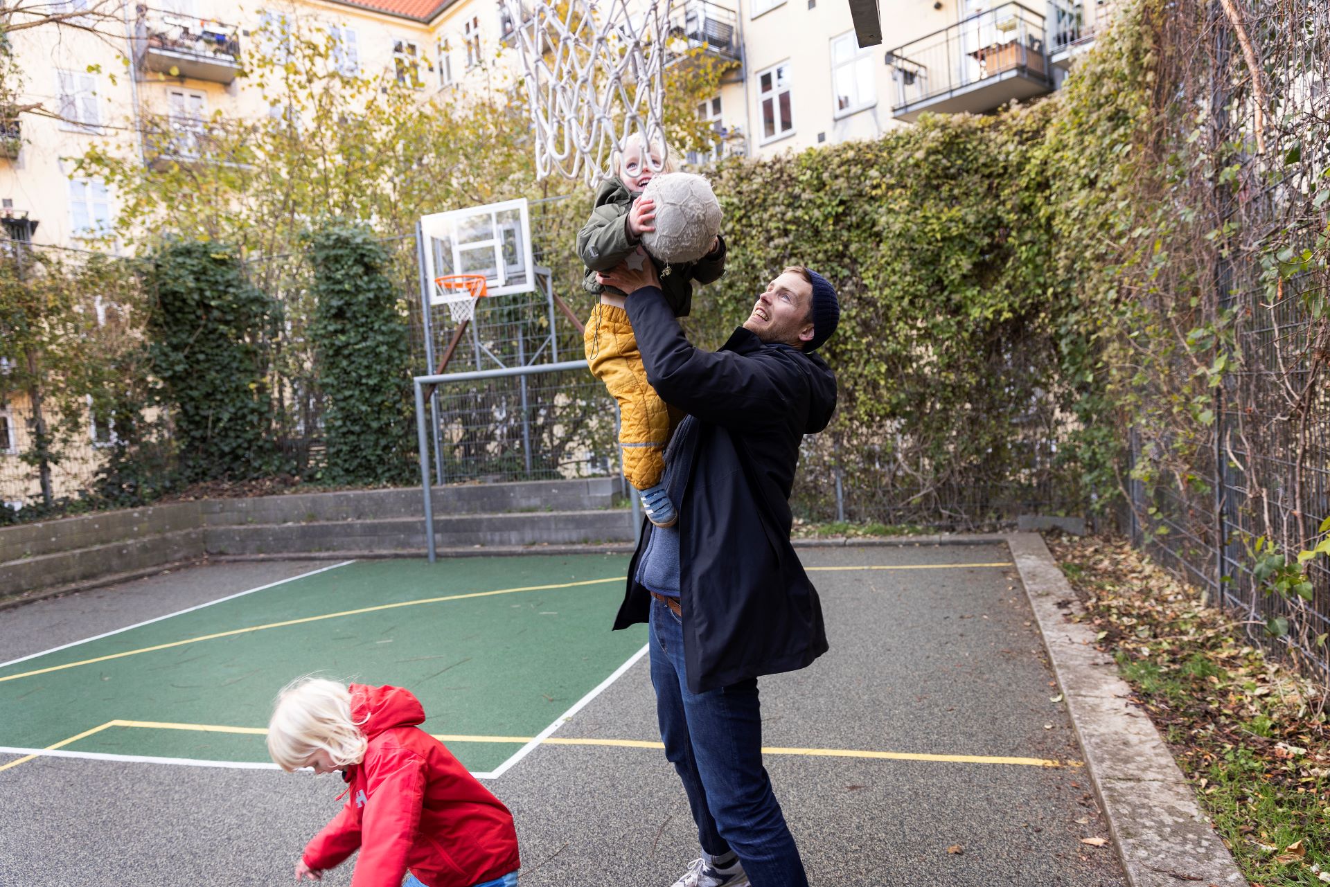 Emil Linnet er bestyrelsesmedlem i A/B Borups Plads og har været tovholder på projektet med at etablere en ny boldbane.